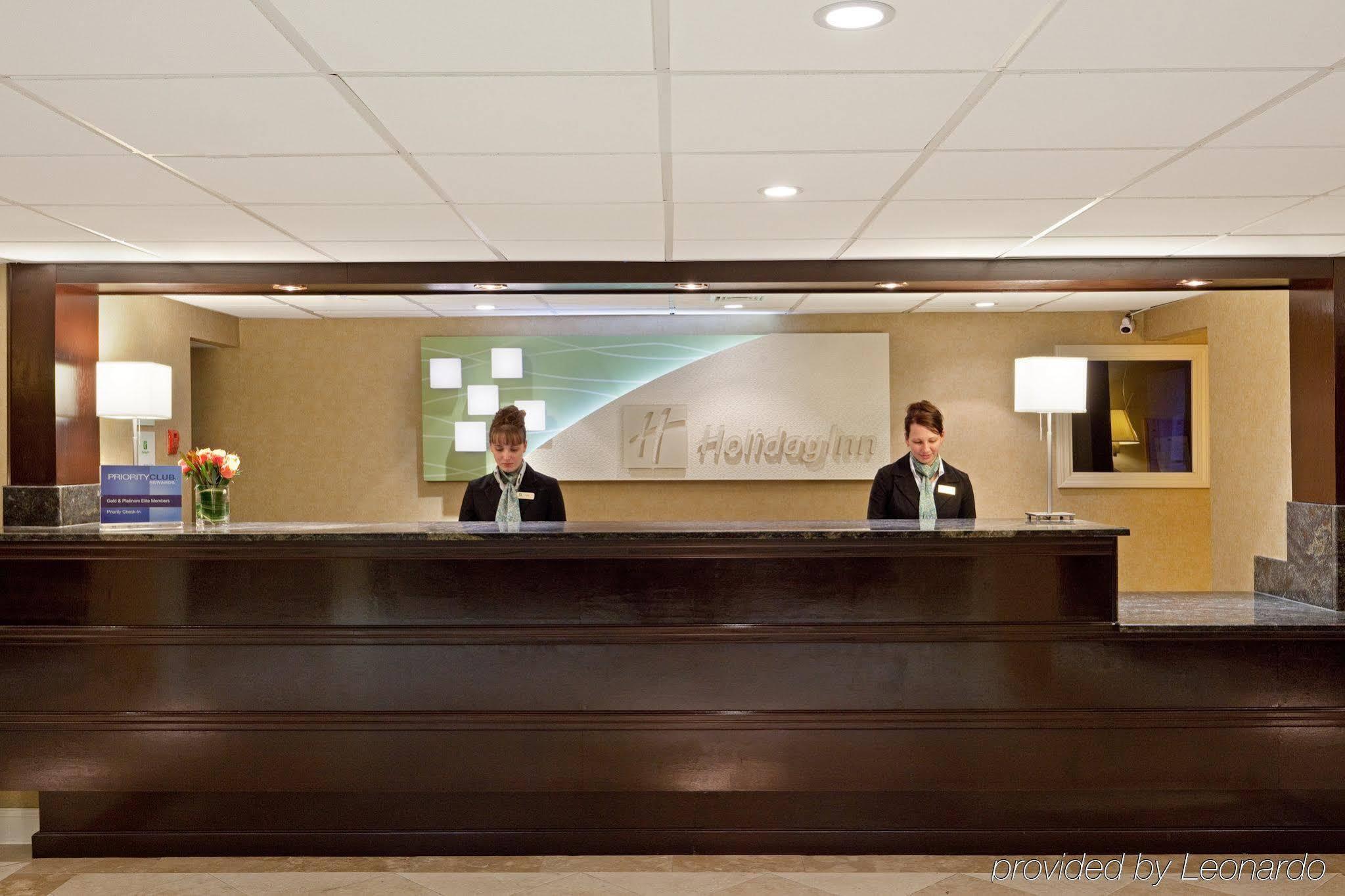 Holiday Inn & Suites Marlborough, An Ihg Hotel Exteriör bild