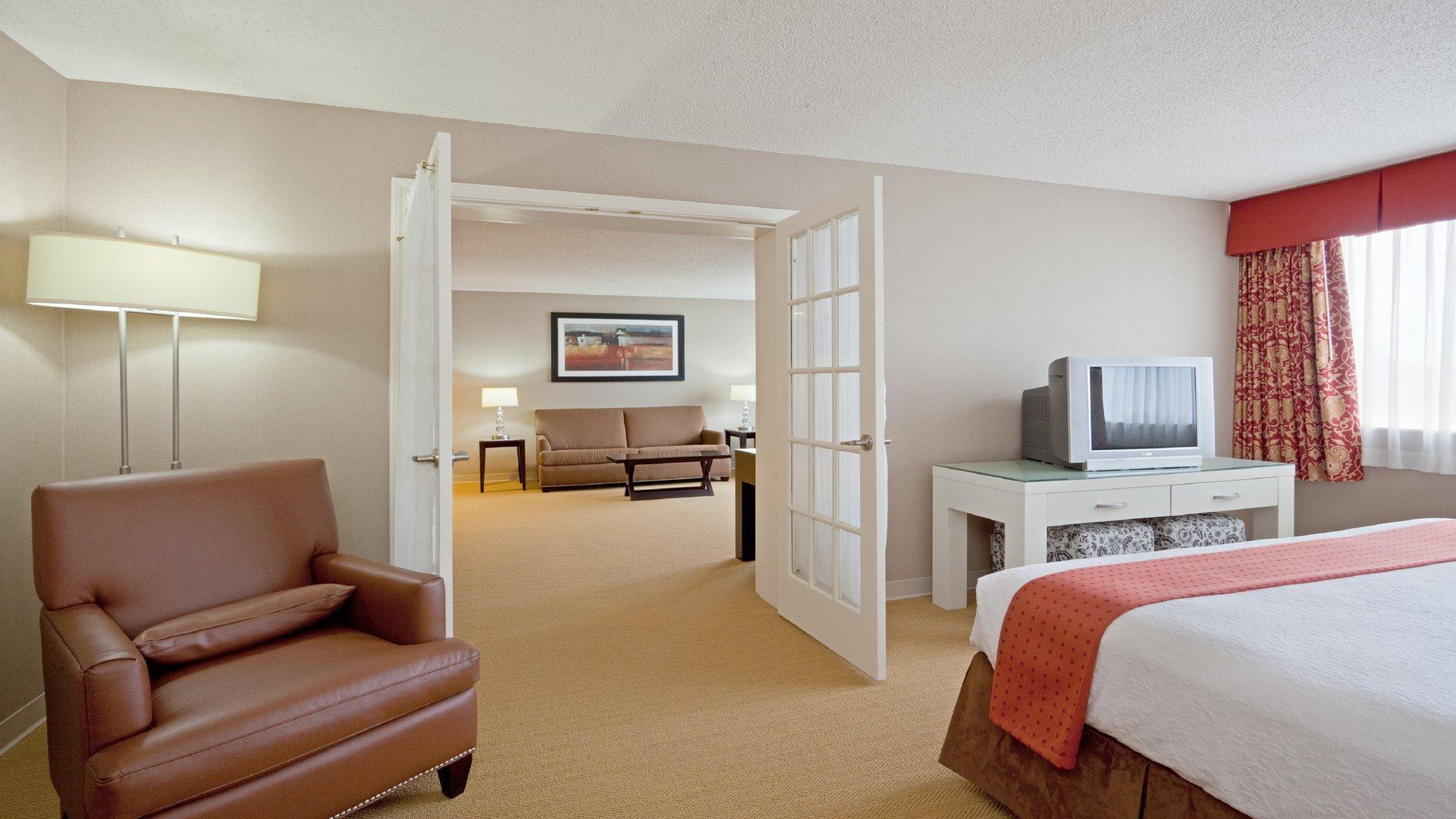 Holiday Inn & Suites Marlborough, An Ihg Hotel Exteriör bild